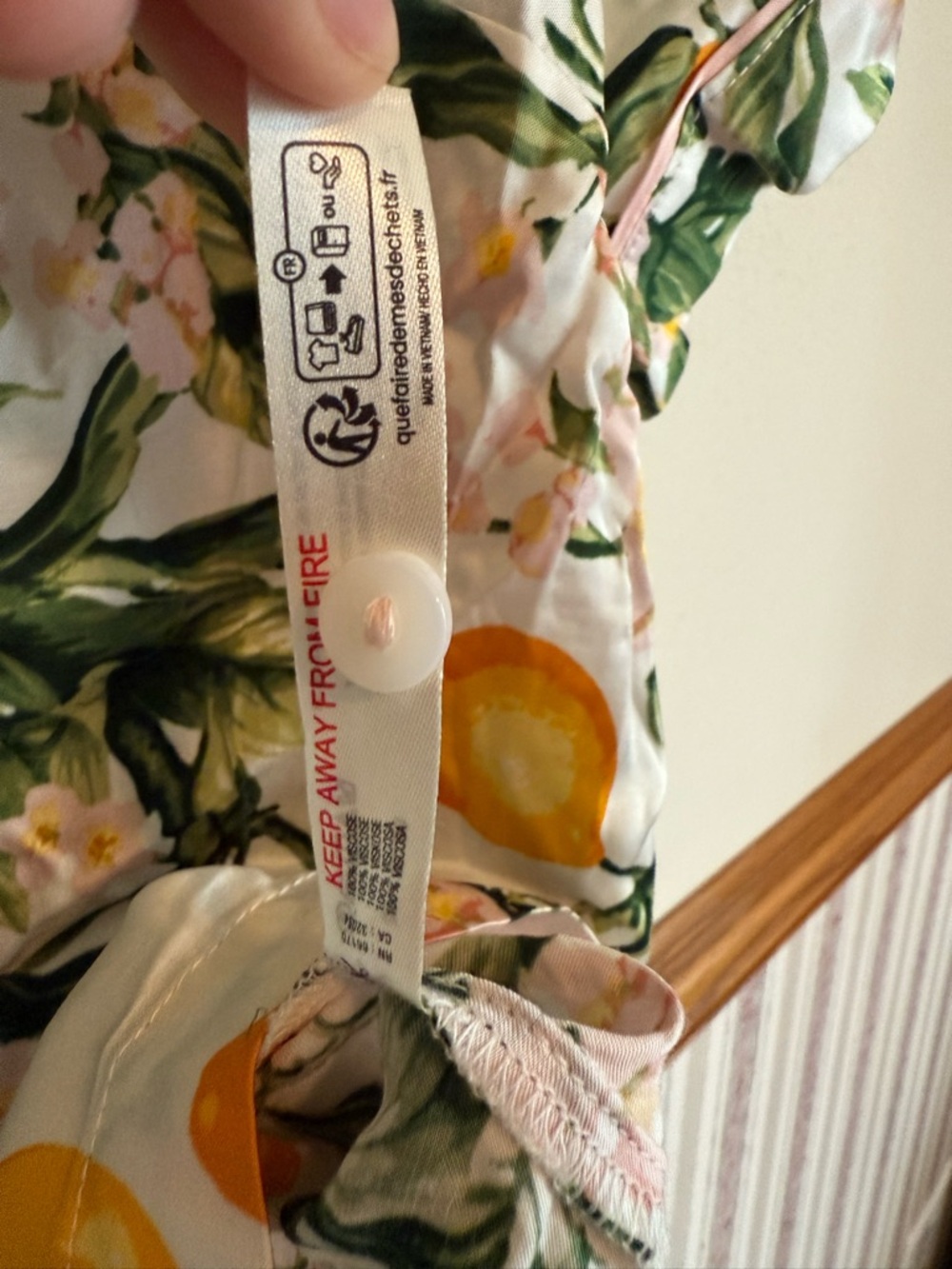 Anthropology Lemon Print Silky Pajama Top Womens L - Picture 5 of 5